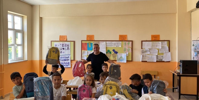Alaattin Karahan'dan Kırtasiye Desteği.