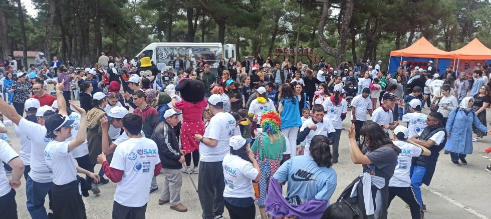 UŞAK BELEDİYESİNDEN ENGELSİZ DOĞA ŞENLİĞİ