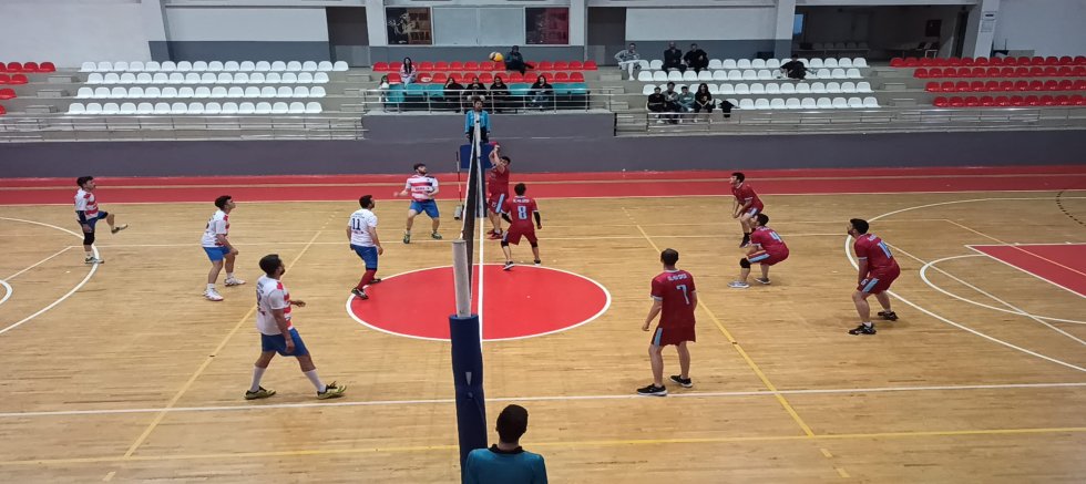 UŞAK BÜYÜK ERKEKLER VOLEYBOL’DA AL KA SPOR RÜZGARI