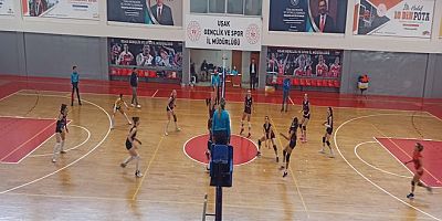 Uşak Gençlik Merkezi Voleybol Takımı 2. Ligde Mücadeleye Devam EDiyor.