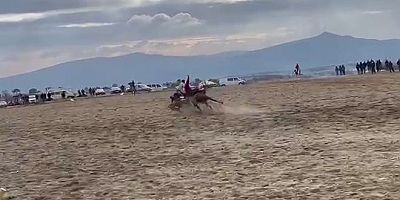 UŞAK'TA CİRİT MÜSABAKASINDA ATLARIN ÇARPIŞMASI SONUCU YARALANAN SPORCU YOĞUN BAKIMDA