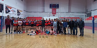 UŞAK YILDIZ KIZLAR VOLEYBOL MÜSABAKALARI SONA ERDİ