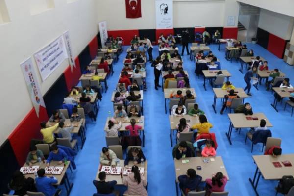 Uşak Gençlik Merkezi, Zeka ve Akıl Oyunları Turnuvası Düzenledi