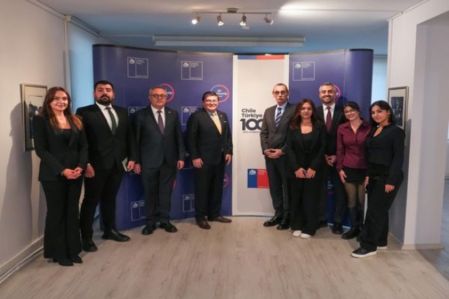 CHP Uşak Mv. Op. Dr. Ali Karaoba, Etimesgut Belediye Başkanı Erdal Beşikçioğlu ile Şili Büyükelçisini Ziyaret Etti: