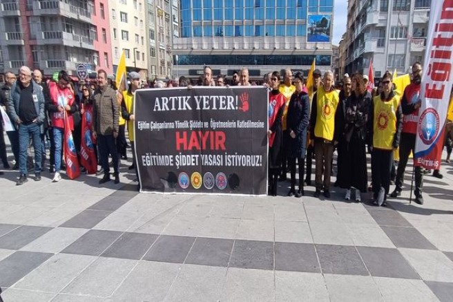 Fatma Nur Çelik İçin Alanlara Çıktılar: Uşak’ta Eğitimcilerden Sert Mesaj”
