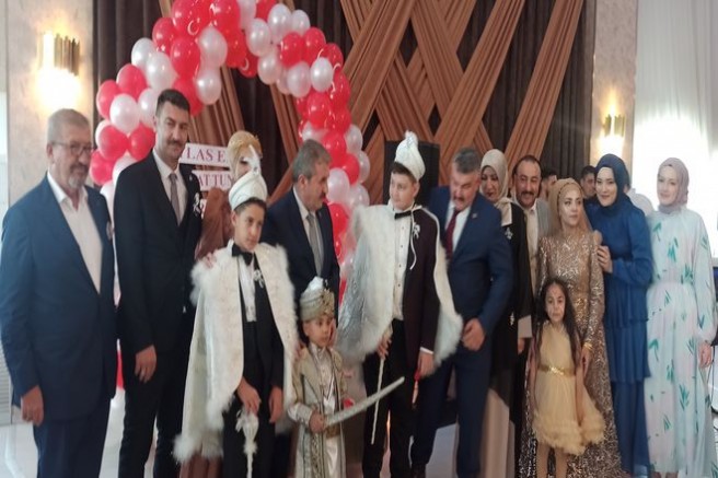 KARACA AİLESİNİN MUTLU GÜNÜ’NDE BBP GENEL BŞK DESTİCİ ORTAK OLDU.