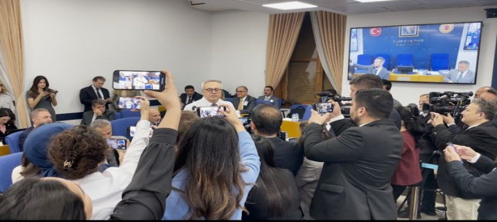 CHP Uşak Milletvekili Ali Karaoba’dan Sağlık Bakanlığı Bütçesi Görüşmelerinde Tarihi Protesto: