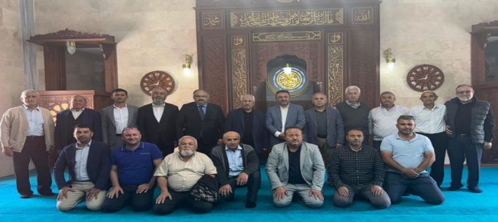 GÖRDES EVCİLER MERKEZ CAMİİ DUALAR VE MEHTERAN GÖSTERİSİYLE AÇILDI