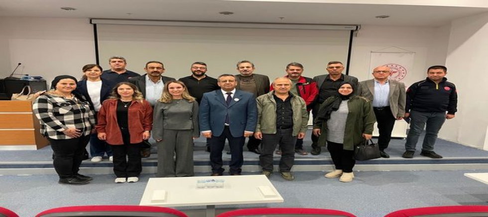 Uşak İl Sağlık Müdürlüğünden Mahalle Muhtarlarına İlk Yardım Farkındalık Eğitimi