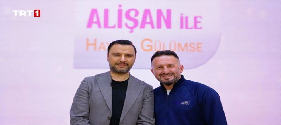 Koşan Adam Akın Yeniceli, Uşak’ın Kültür Elçisi Gibi Şehrini Tanıtıyor