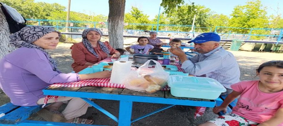 SALİHLİ'NİN CAZİBE MERKEZİ: ADALA ŞELALE VE PİKNİK ALANI