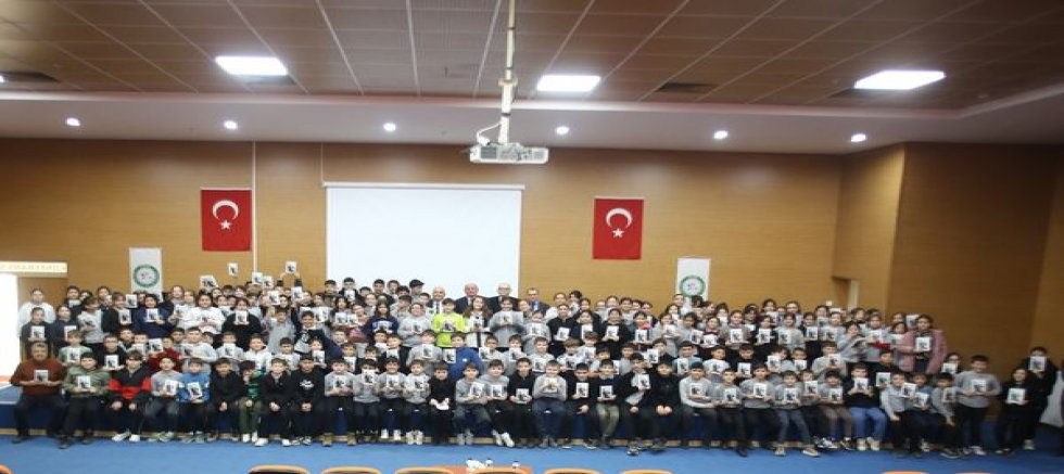 ŞEREF KAZCIOĞLU TECRÜBELERİNİ ÖĞRENCİLERLE PAYLAŞTI