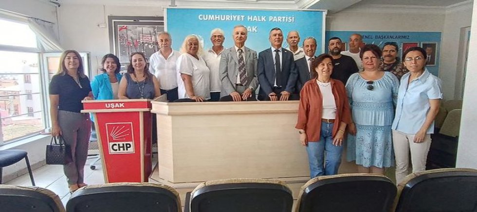 Uşak İl Genel Meclisi Başkanı’ndan CHP’ye Hayırlı Olsun  Ziyareti.