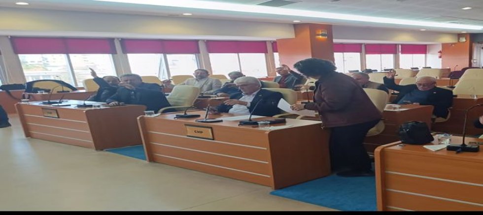 Uşak İl Genel Meclisinde Eller Gençlerin Aleyhine Kalktı