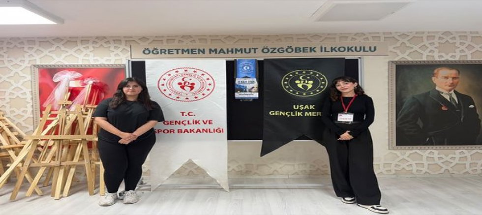Uşak Üniversitesi Yeni Medya Bölüm Öğrencilerinden Zeka Kimin Elinde Yapay Zeka Tiyatrosu Etkinliği