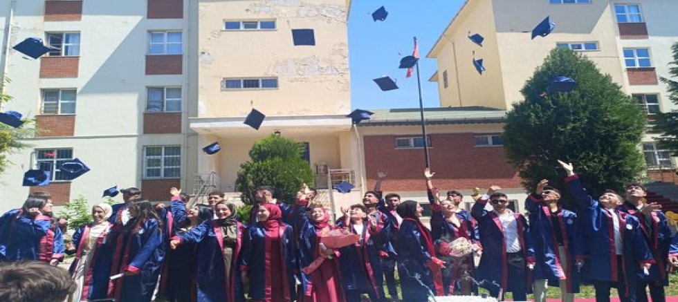 Vala Gedik Anadolu Lisesi’nde Muhteşem 2025  Mezuniyet  Programı.