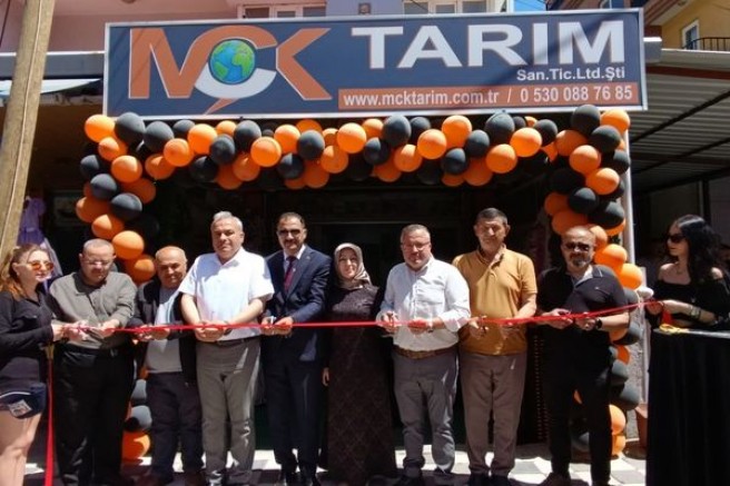 MANİSA DEMİRCİ’DE MÇK TARIM ANA BAYİİ GÖRKEMLİ BİR TÖRENLE AÇILDI