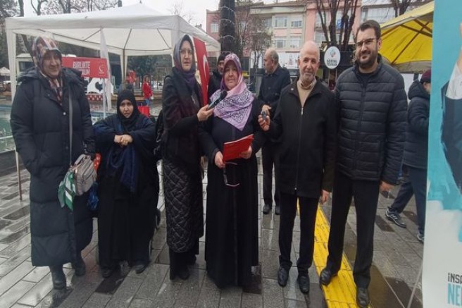 Saadet Partisi Uşak Teşkilatı’ndan Erbakan Anısına Lokma Hayrı