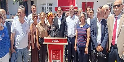CHP'den Ayrılan Grup İl Binasını Boşalttı, Yeni Parti İçin Yürüdü