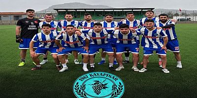 EŞME’NİN FUTBOLDAKİ TEK TEMSİLCİSİ: KAYAPINARSPOR!