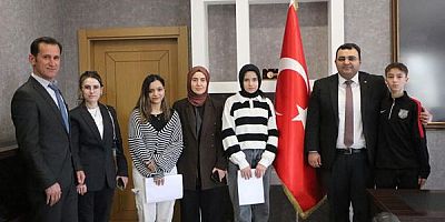 GELECEĞİN İLETİŞİMCİLERİ PAZARLAR KAYMAKAMI VE BELEDİYE BAŞKANI İLE SÖYLEŞTİ