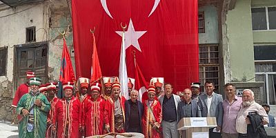 GÖRDES EVCİLER MERKEZ CAMİİ DUALAR VE MEHTERAN GÖSTERİSİYLE AÇILDI