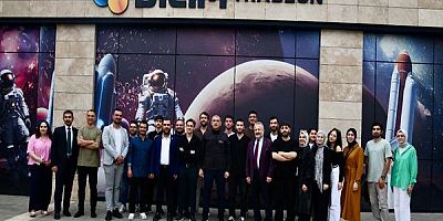 HALUK BAYRAKTAR, BABASININ ADINI TAŞIYAN  BİLİM MERKEZİNİ ZİYARET ETTİ