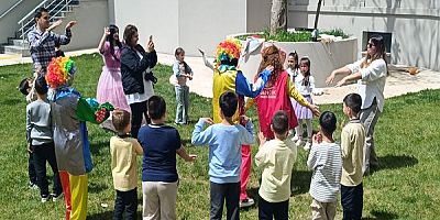 Uşak Aşevi ve Gençlik Merkezi’nden Çocuklara 23 Nisan Şenliği