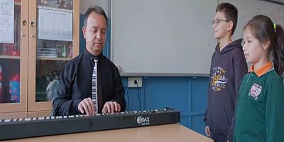 Uşak’lı Öğretmen Himmet Çiçek’ten Öğretmenlere Özel Beste