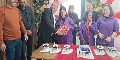 Uşak Sevgi Kafe’de Özel Çocuklara Anlamlı Doğum Günü Kutlaması