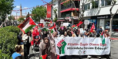 Uşak'ta Filistinli Anne ve Çocukları İçin Yürüdüler.