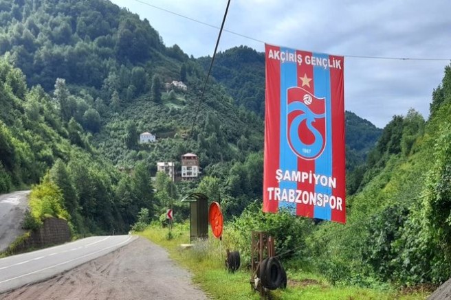 Trabzonspor Sevgisi İki İlçeyi Birbirine Bağladı