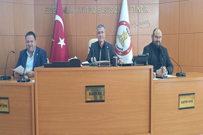 Uşak İl Genel Meclisinde Eller Gençlerin Aleyhine Kalktı