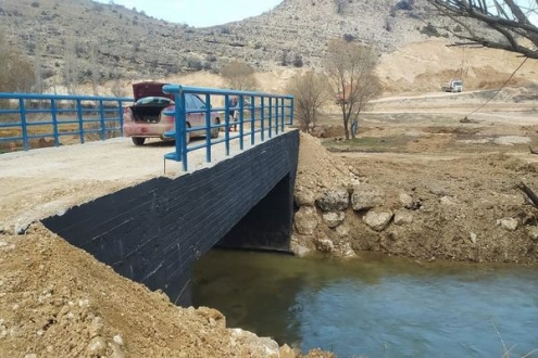 Uşak İl Özel İdaresi İki Köyü Köprü İle Birleştirdi.