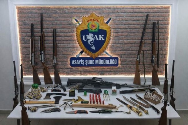 Uşak’lı Galericiler Silah Deposu Çıktı.