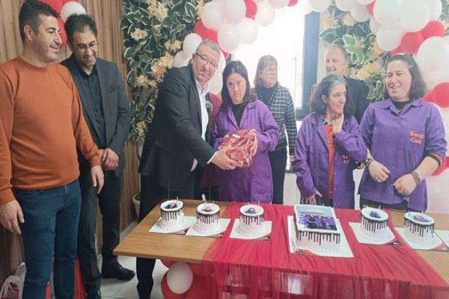 Uşak Sevgi Kafe’de Özel Çocuklara Anlamlı Doğum Günü Kutlaması
