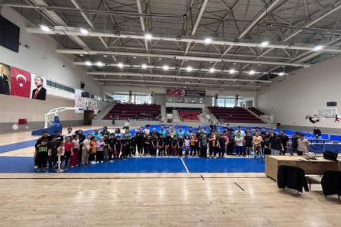 Uşak’ta Dünya Masa Tenisi Günü Turnuvayla Kutlandı